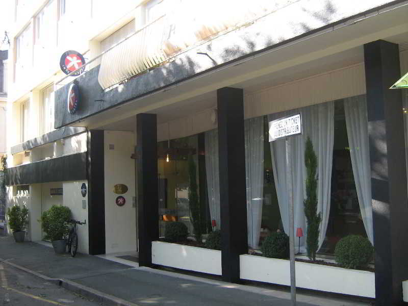 拉罗什续尔雍拿破仑原生酒店 永河畔拉罗什 外观 照片